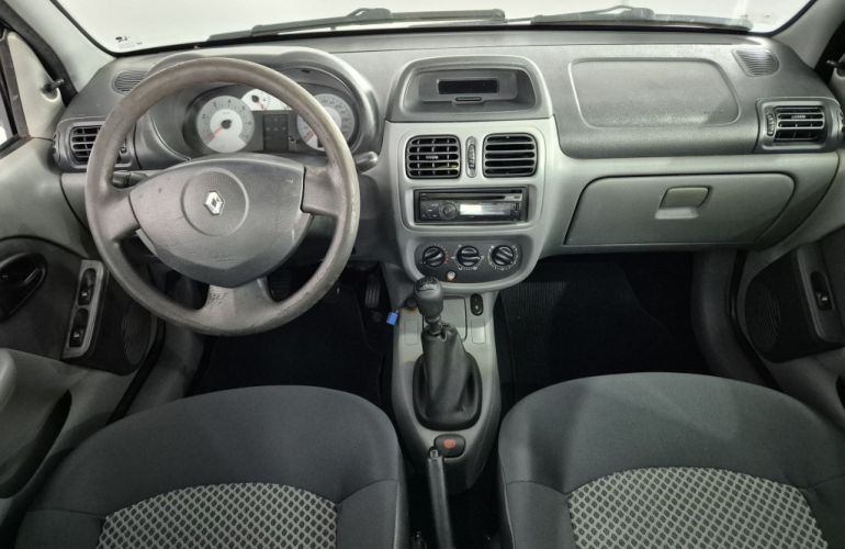 Renault Clio Sedan Expression 1.0 16V (flex) - Foto #6