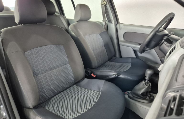 Renault Clio Sedan Expression 1.0 16V (flex) - Foto #7