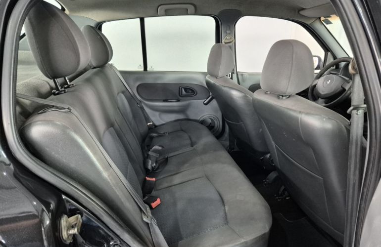 Renault Clio Sedan Expression 1.0 16V (flex) - Foto #8