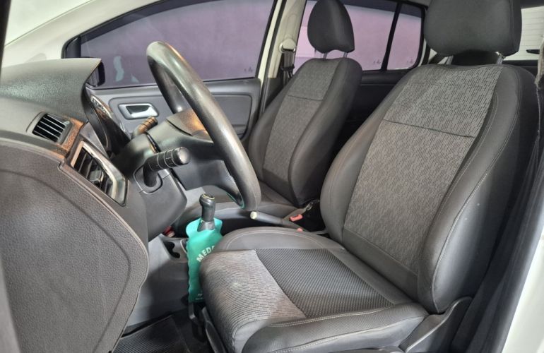 Volkswagen Fox Trend 1.0 8V (Flex) - Foto #7