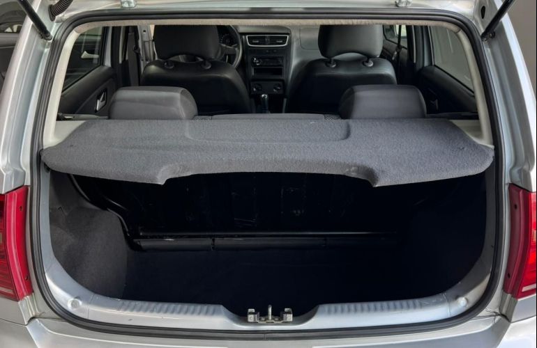 Volkswagen Fox 1.6 Mi 8v - Foto #9