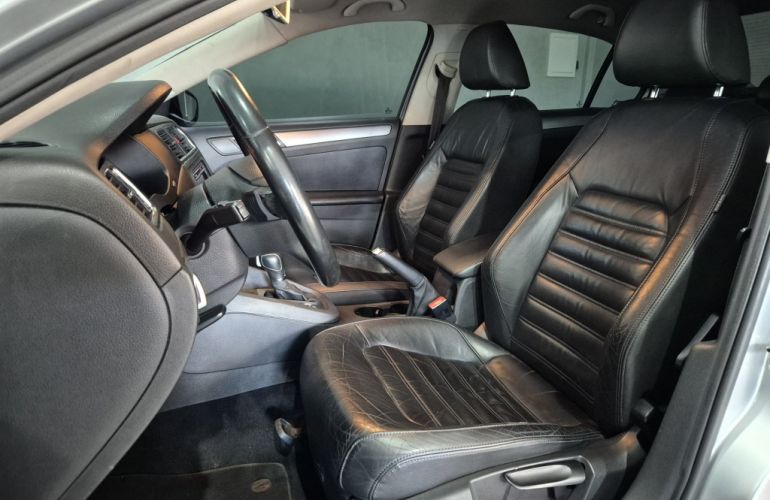 Volkswagen Jetta 2.0 TSI Highline DSG - Foto #7