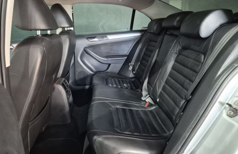 Volkswagen Jetta 2.0 TSI Highline DSG - Foto #8