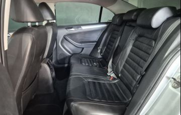 Volkswagen Jetta 2.0 TSI Highline DSG - Foto #8