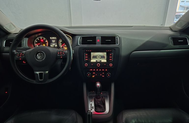 Volkswagen Jetta 2.0 TSI Highline DSG - Foto #9