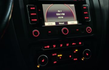 Volkswagen Jetta 2.0 TSI Highline DSG - Foto #10