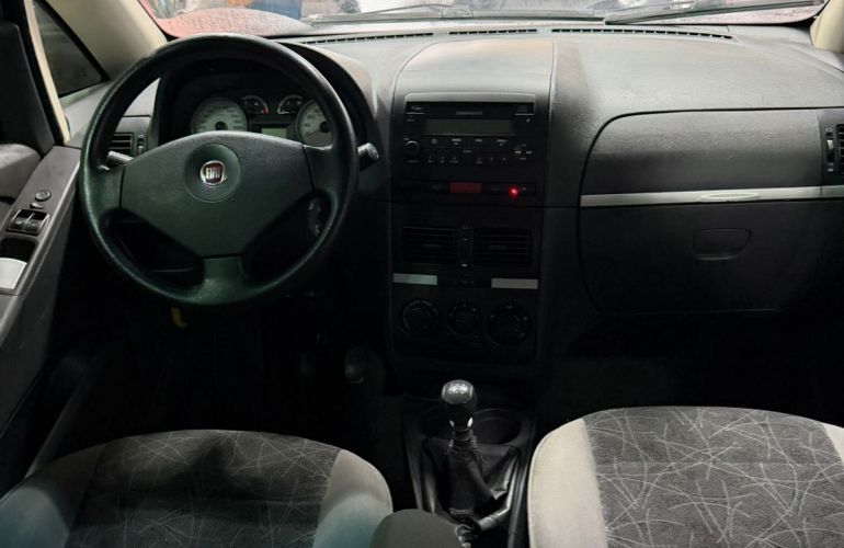 Fiat Idea ELX 1.4 (Flex) - Foto #3