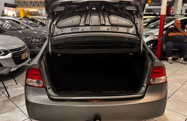 Honda Civic 1.8 LXS 16v - Foto #7