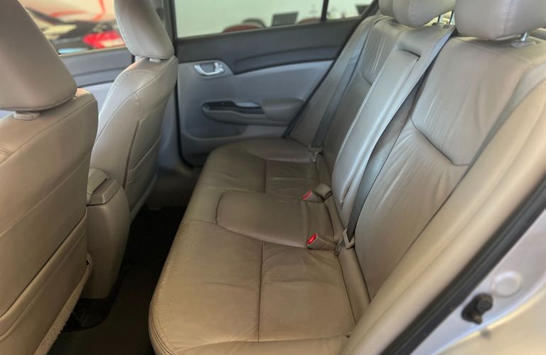 Honda Civic 2.0 LXR 16v - Foto #8