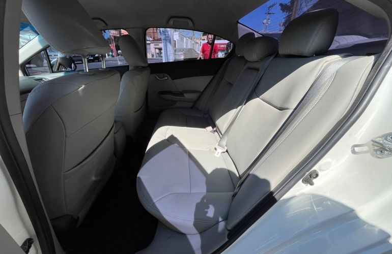 Honda Civic 1.8 LXS 16v - Foto #8