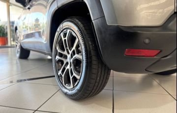 Jeep Renegade 1.3 T270 Turbo Longitude - Foto #8