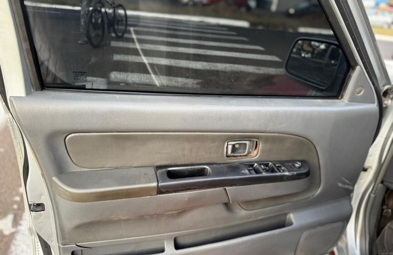 Nissan Frontier 2.8 Xe 4x4 CD Turbo Eletronic - Foto #5