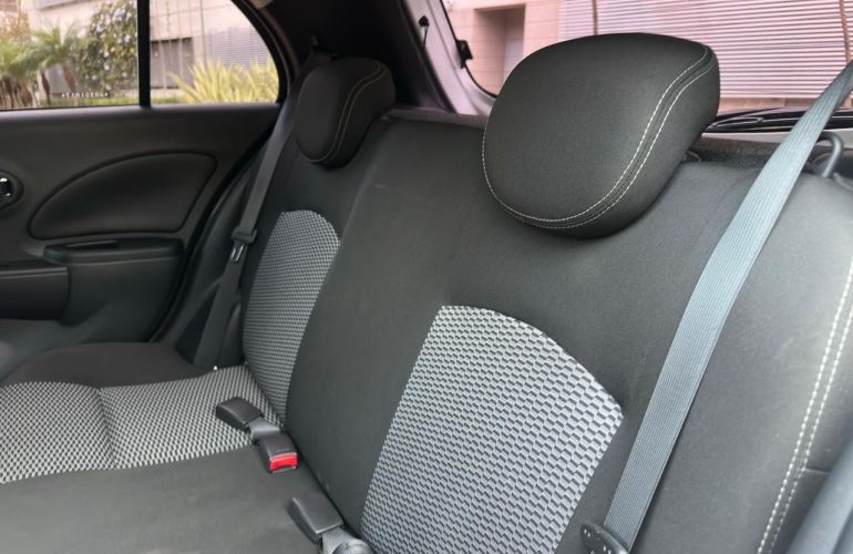 Nissan March 1.6 SV 16v - Foto #10