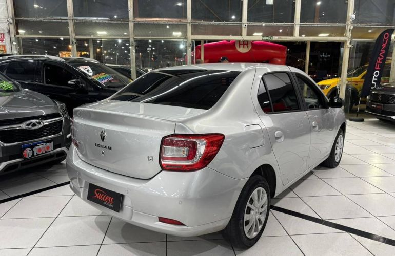 Renault Logan 1.6 Expression 8v - Foto #2