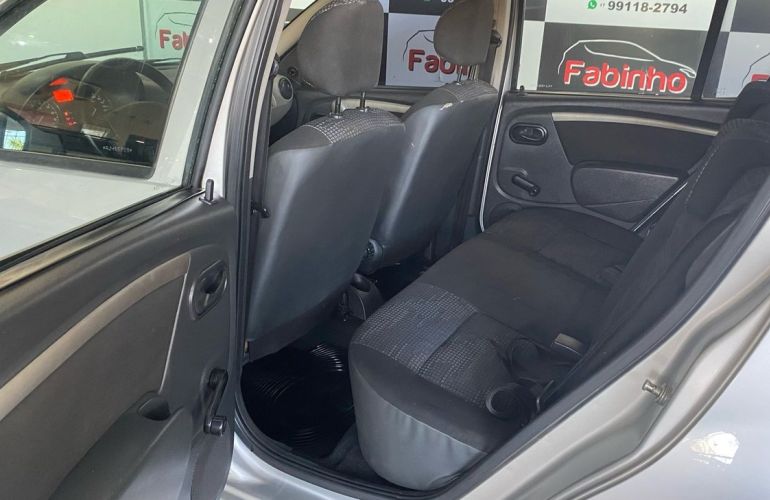 Renault Sandero 1.0 Expression 16v - Foto #8