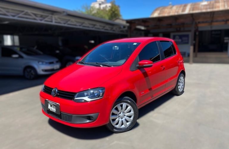 Volkswagen Fox 1.0 8V (Flex) 4p - Foto #1