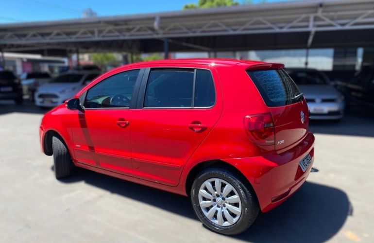 Volkswagen Fox 1.0 8V (Flex) 4p - Foto #2