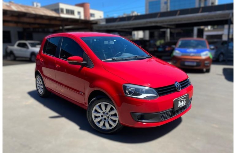 Volkswagen Fox 1.0 8V (Flex) 4p - Foto #4