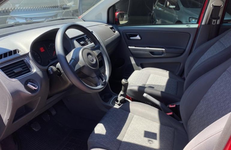 Volkswagen Fox 1.0 8V (Flex) 4p - Foto #6