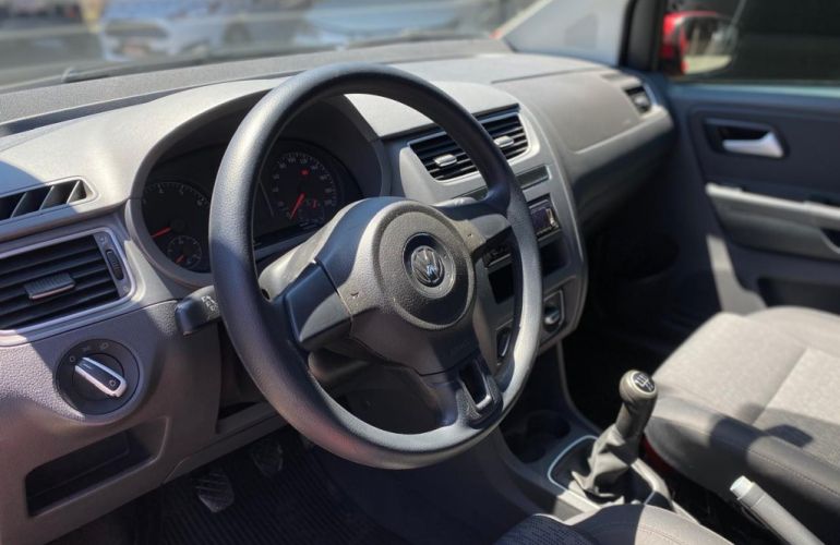 Volkswagen Fox 1.0 8V (Flex) 4p - Foto #7