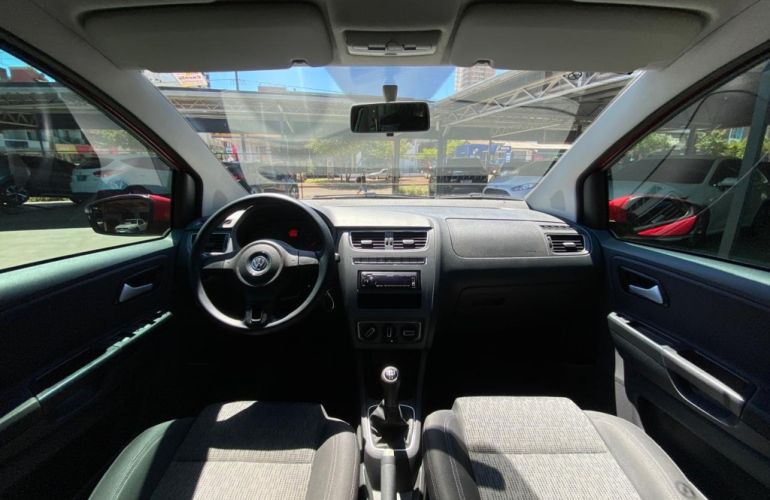Volkswagen Fox 1.0 8V (Flex) 4p - Foto #8