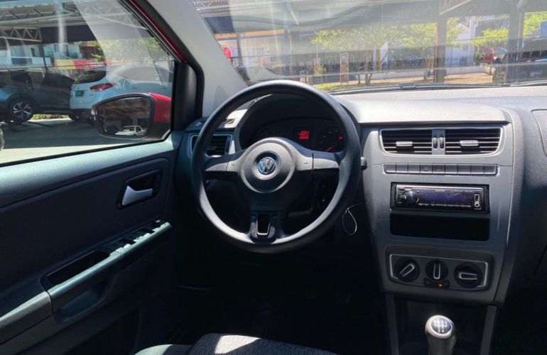 Volkswagen Fox 1.0 8V (Flex) 4p - Foto #10