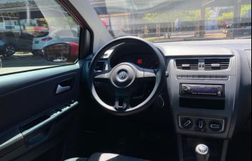 Volkswagen Fox 1.0 8V (Flex) 4p - Foto #10