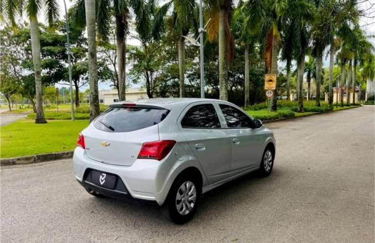 Chevrolet Onix 1.0 MPFi Joy 8V Flex 4p Manual - Foto #4