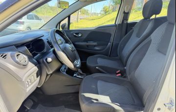 Renault Captur 1.6 Life CVT - Foto #6