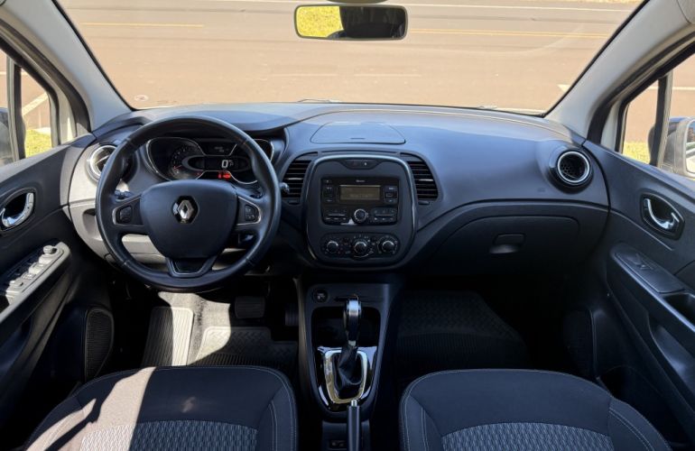 Renault Captur 1.6 Life CVT - Foto #10