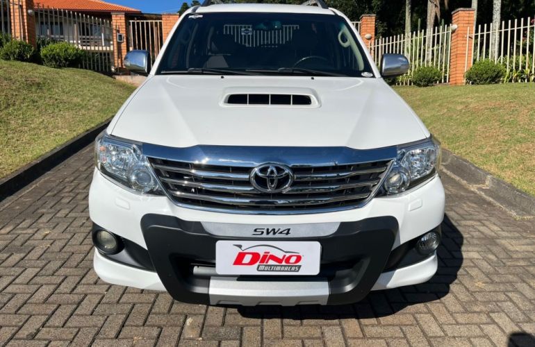 Toyota Hilux SW4 SRV 3.0 4X4 (7 Lugares) - Foto #2