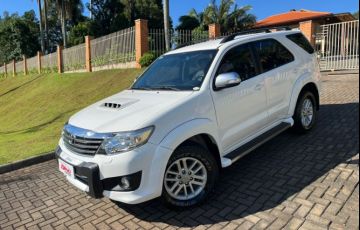 Toyota Hilux SW4 SRV 3.0 4X4 (7 Lugares) - Foto #3