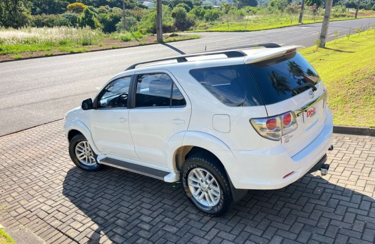 Toyota Hilux SW4 SRV 3.0 4X4 (7 Lugares) - Foto #6