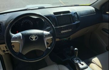 Toyota Hilux SW4 SRV 3.0 4X4 (7 Lugares) - Foto #8