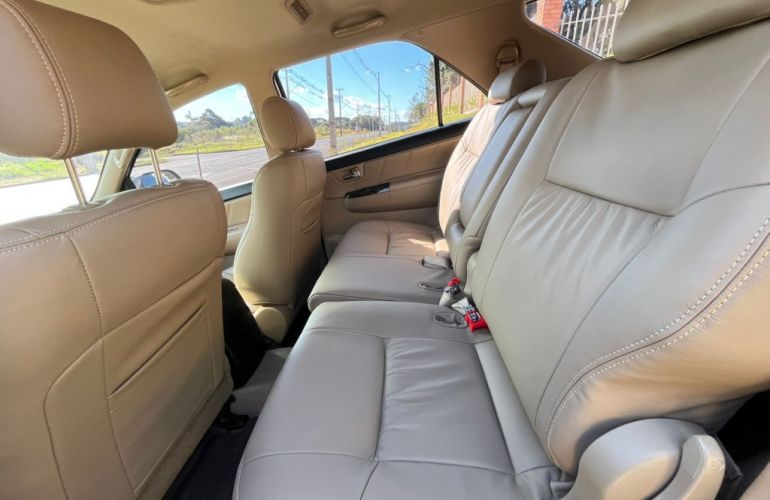 Toyota Hilux SW4 SRV 3.0 4X4 (7 Lugares) - Foto #9