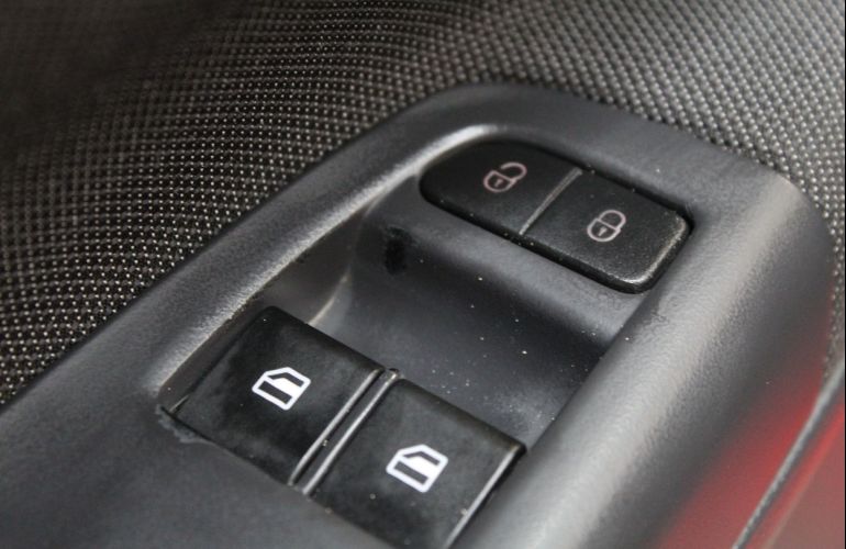 Volkswagen Saveiro 1.6 Mi Trendline CS 8v - Foto #5