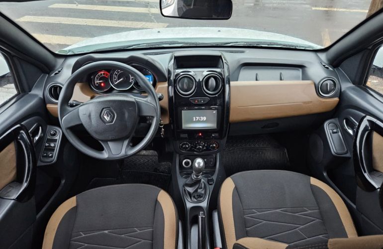 Renault Duster 2.0 16V  Dynamique Media NAV 4x4 (Flex) - Foto #5