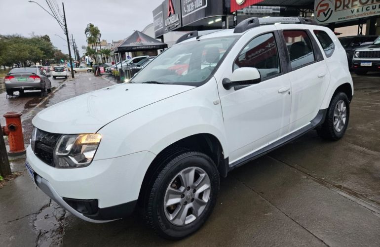 Renault Duster 2.0 16V  Dynamique Media NAV 4x4 (Flex) - Foto #6