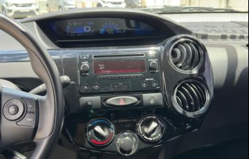 Toyota Etios 1.5 X Plus Sedan 16v - Foto #10