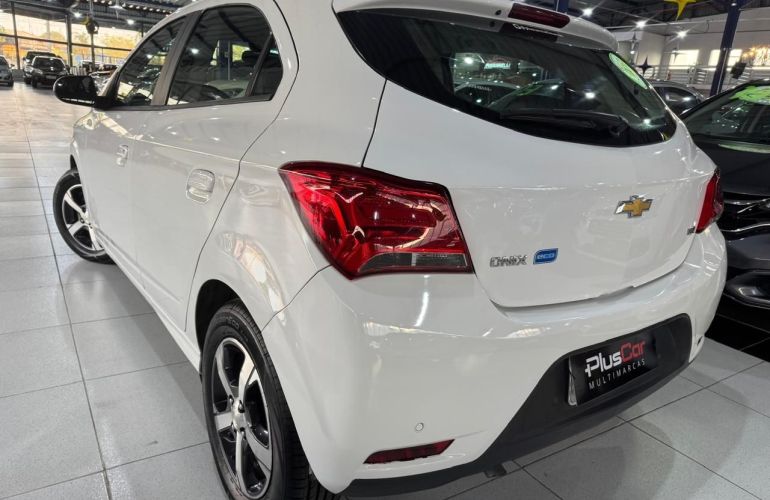 Chevrolet Onix 1.4 MPFi LTZ 8v - Foto #5