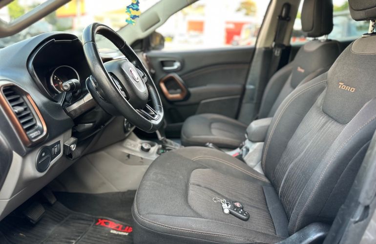 Fiat Toro 2.0 16V Turbo Volcano 4WD At9 - Foto #8