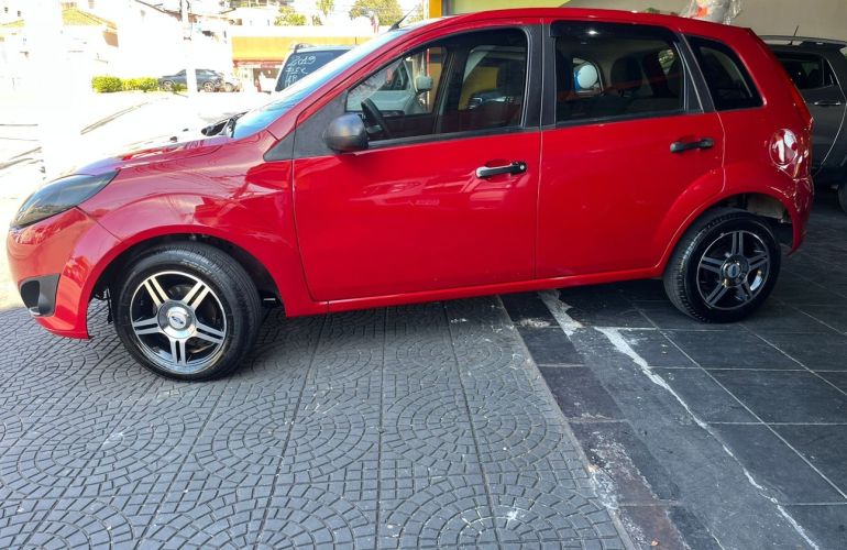 Ford Fiesta 1.6 MPi Hatch 8v - Foto #3