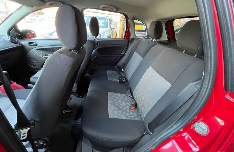 Ford Fiesta 1.6 MPi Hatch 8v - Foto #7