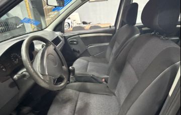 Renault Logan Expression 1.0 16V (Flex) - Foto #4