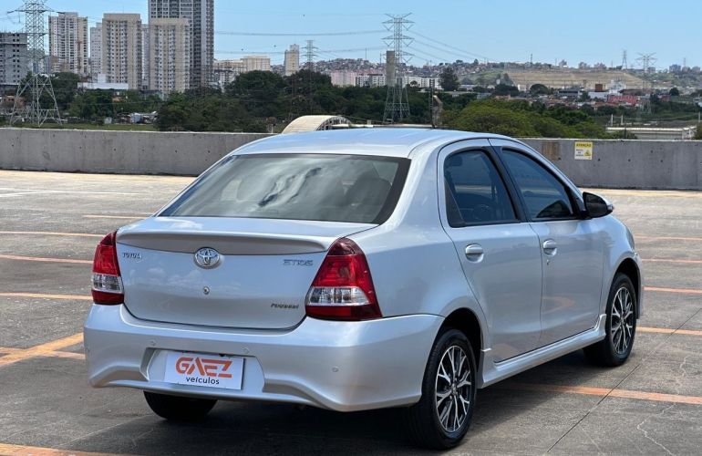 Toyota Etios 1.5 Platinum Sedan 16v - Foto #3
