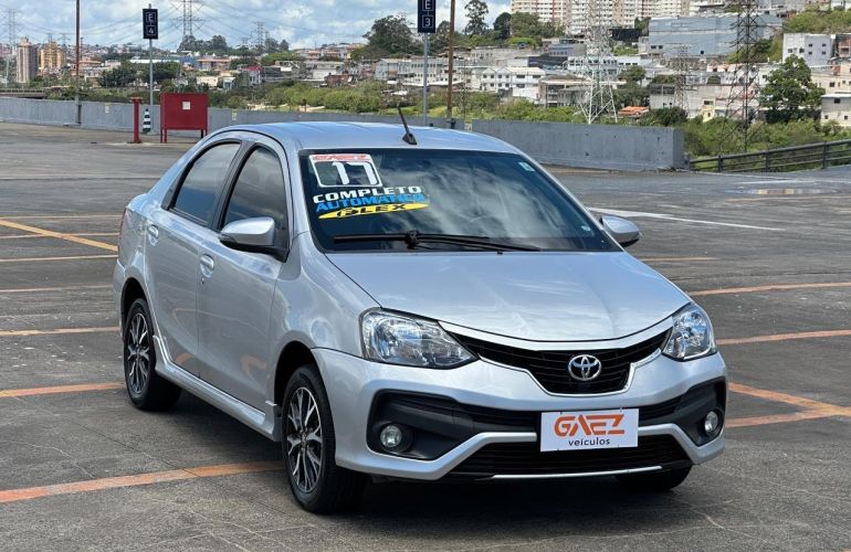 Toyota Etios 1.5 Platinum Sedan 16v - Foto #4