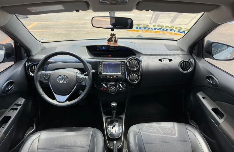 Toyota Etios 1.5 Platinum Sedan 16v - Foto #7