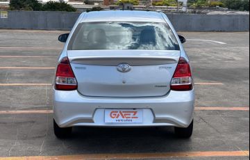 Toyota Etios 1.5 Platinum Sedan 16v - Foto #10