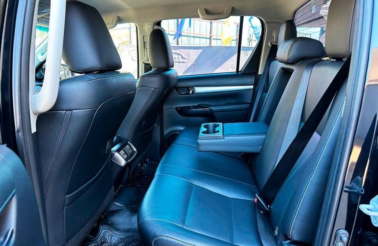 Toyota Hilux 2.8 Srx 4x4 CD 16v - Foto #5