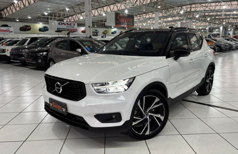 Volvo XC40 2.0 T5 R-Design AWD - Foto #2